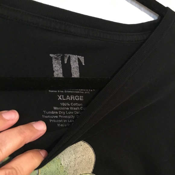 It Movie Black Graphic TShirt - Picture 3 of 4
